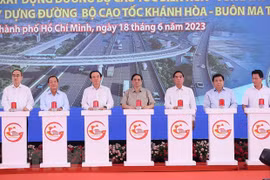 Le Premier ministre lance le chantier de trois projets de transport importants