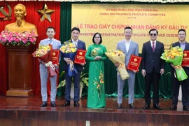 IDE: Dong Nai remet des certificats à huit projets