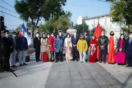 Diverses activités à l’étranger pour fêter l’anniversaire du Président Ho Chi Minh