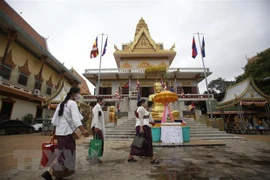 COVID-19 : remise d’une aide financière au Cambodge