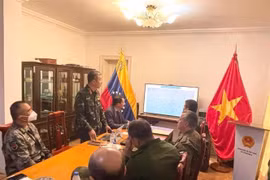 Présentation au Venezuela de la politique étrangère et de la politique de défense du Vietnam 
