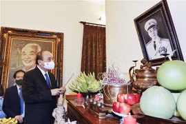 Le président Nguyen Xuan Phuc rend hommage au général Vo Nguyen Giap