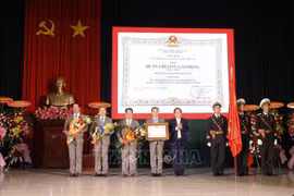 Le district de Truong Sa fête le 40e anniversaire de sa Journée traditionnelle 