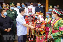 Elections législatives : le président de l’Assemblée nationale examine les préparatifs à Ha Giang