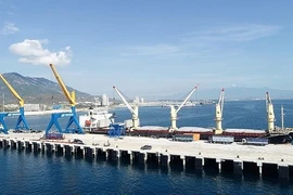 Une société américaine veut investir dans deux projets de GNL à Khanh Hoa