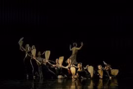 Premier ballet racontant l'histoire de Kieu mis en scène à HCM-Ville