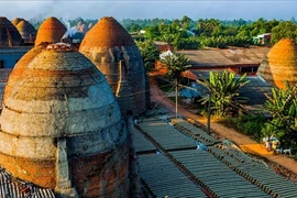 Dans le "royaume des briqueteries" de Mang Thit à Vinh Long