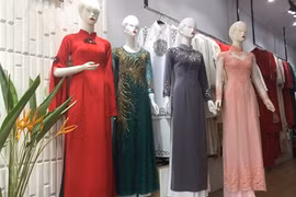 L’áo dài, l’emblème des femmes vietnamiennes 
