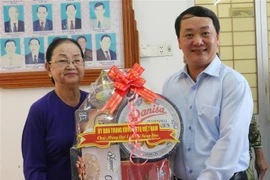 Félicitations aux bouddhistes de Hoa Hao