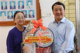 Félicitations aux bouddhistes de Hoa Hao