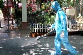 COVID-19 : cinq cas de contamination supplémentaires au Vietnam