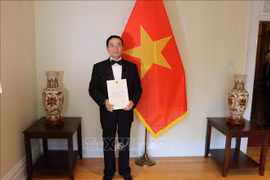 Promouvoir les relations multiformes Vietnam-Canada