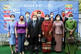 Le diplomate du Laos en Allemagne apprécie la solidarité de l’ASEAN