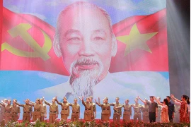 Diverses activités pour marquer le 130e anniversaire de la naissance du Président Hô Chi Minh
