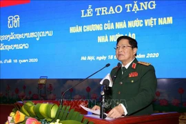 Vietnam-Laos : des individus et collectifs de l’armée à l’honneur