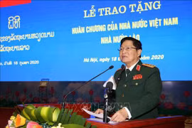 Vietnam-Laos : des individus et collectifs de l’armée à l’honneur