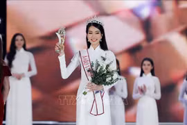 Miss Vietnam 2020 : Đô Thi Hà, nouvelle reine de la beauté du Vietnam