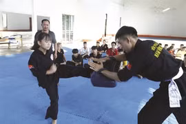 Bich Loan, la fille en or du pencak silat de Tuyên Quang