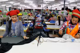 L'UE commence à retirer une partie des préférences tarifaires au Cambodge
