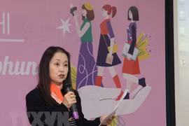 Le FNUAP offre de « kits de dignité » à des femmes vietnamiennes