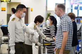 COVID-19: Le ministère des AE annonce l'ajustement des règlements d'entrée