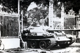 La direction judicieuse du Parti est décisive pour la grande victoire du printemps 1975