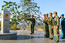 Le symbole de la solidarité Vietnam-Laos-Cambodge