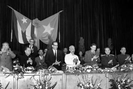 Le Vietnam et Cuba écrivent de nouvelles pages dans une histoire glorieuse