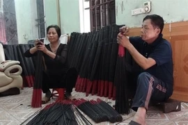 Bac Ninh : Les bâtonnets d’encens noirs du village de Choa
