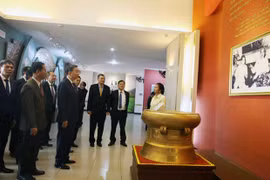 Le ministre de la Sécurité publique To Lam en visite de travail au Laos