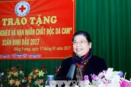 Cadeaux du Têt aux personnes démunies 