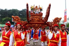 Première Fête du temple des rois Hung à Berlin