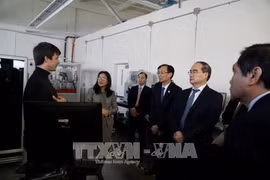 Des responsables de HCM-Ville travaillent avec des groupes américains des TI 