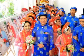 Hô Chi Minh-Ville : un mariage collectif le jour de la Fête nationale