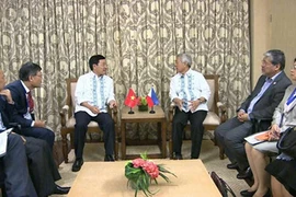 Le vice-PM Pham Binh Minh rencontre le ministre des AE des Philippines
