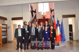 Une délégation de l'Académie nationale de politique Ho Chi Minh en France