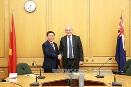 Le vice-Premier ministre Vuong Dinh Hue en visite officielle en Nouvelle-Zélande