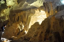 23 nouvelles grottes de la baie d'Ha Long cherchent un nom