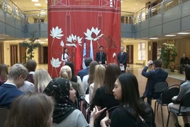 Des étudiants vietnamiens en Russie saluent l'Année de l'APEC 2017 au Vietnam