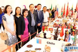  Le Vietnam au Festival des ambassades accréditées en Roumanie