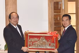 Vietnam-Laos : les deux bureaux gouvernementaux renforcent leur coopération 