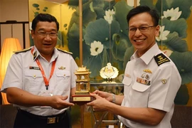 Coopération entre les Marines vietnamienne et singapourienne