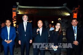 Nguyen Xuan Phuc rencontre des chefs de grandes multinaltionales