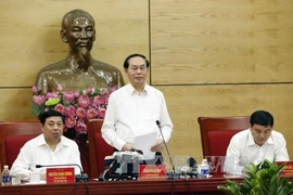 Le président Tran Dai Quang travaille avec les autorités de Nghe An