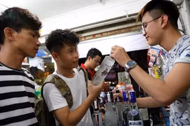 Le Vietnam serre la vis sur le commerce d’alcool