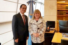 L'ambassadeur du Vietnam en Argentine à l’honneur