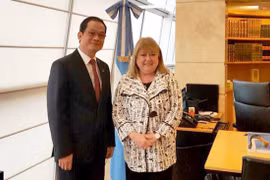 L'ambassadeur du Vietnam en Argentine à l’honneur