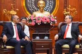 Nguyên Thiên Nhân reçoit l’ambassadeur cubain