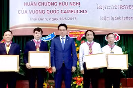 Une université de Thai Binh reçoit l’Ordre de l’Amitié du Cambodge