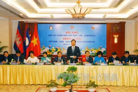Intensification de la coopération entre les jeunes Vietnam-Laos-Cambodge 